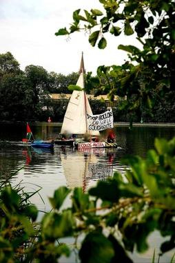 À Metz-plage, on lève l'ancre contre Bolloré et son monde !