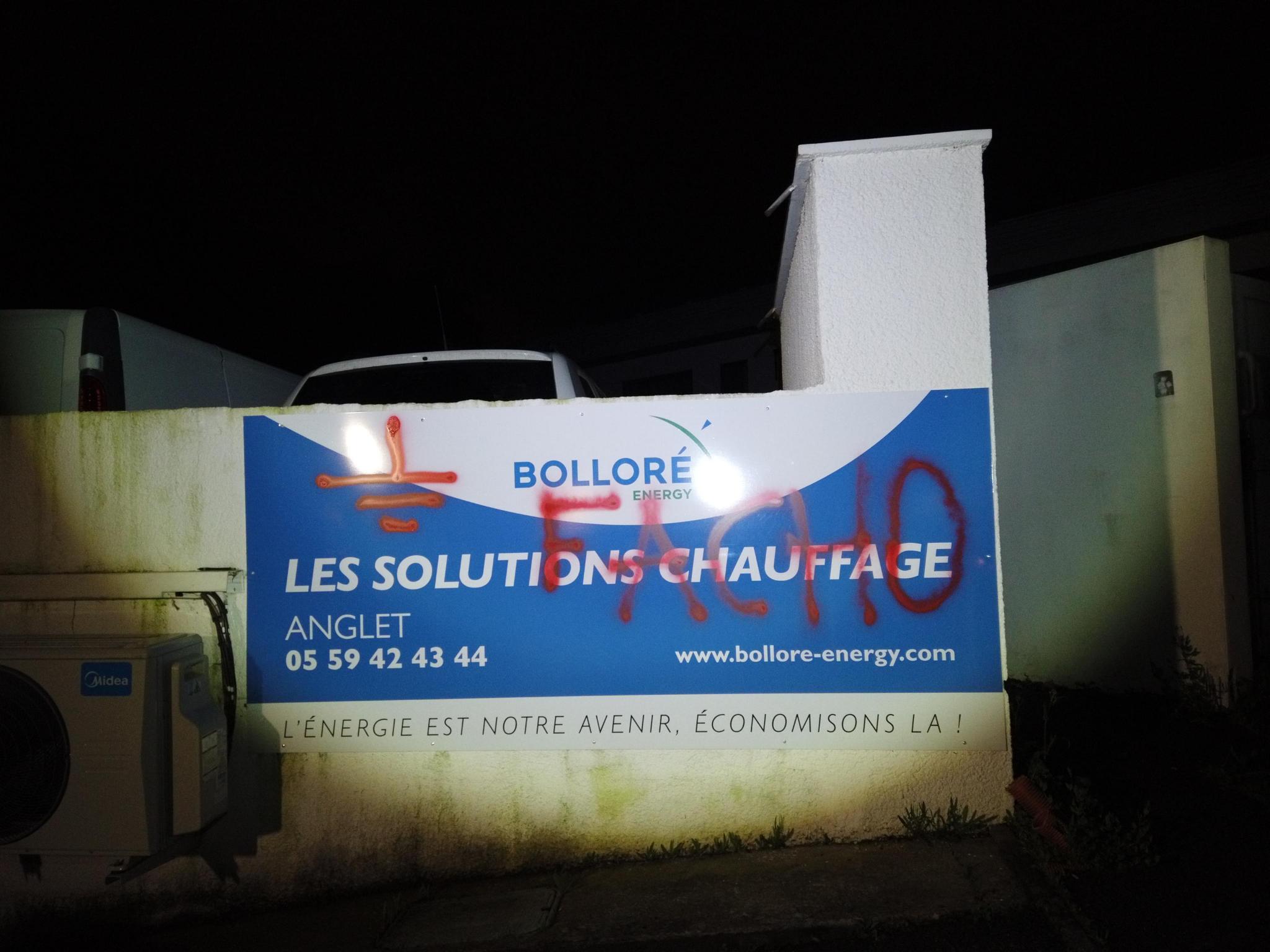 action anglet contre bollore